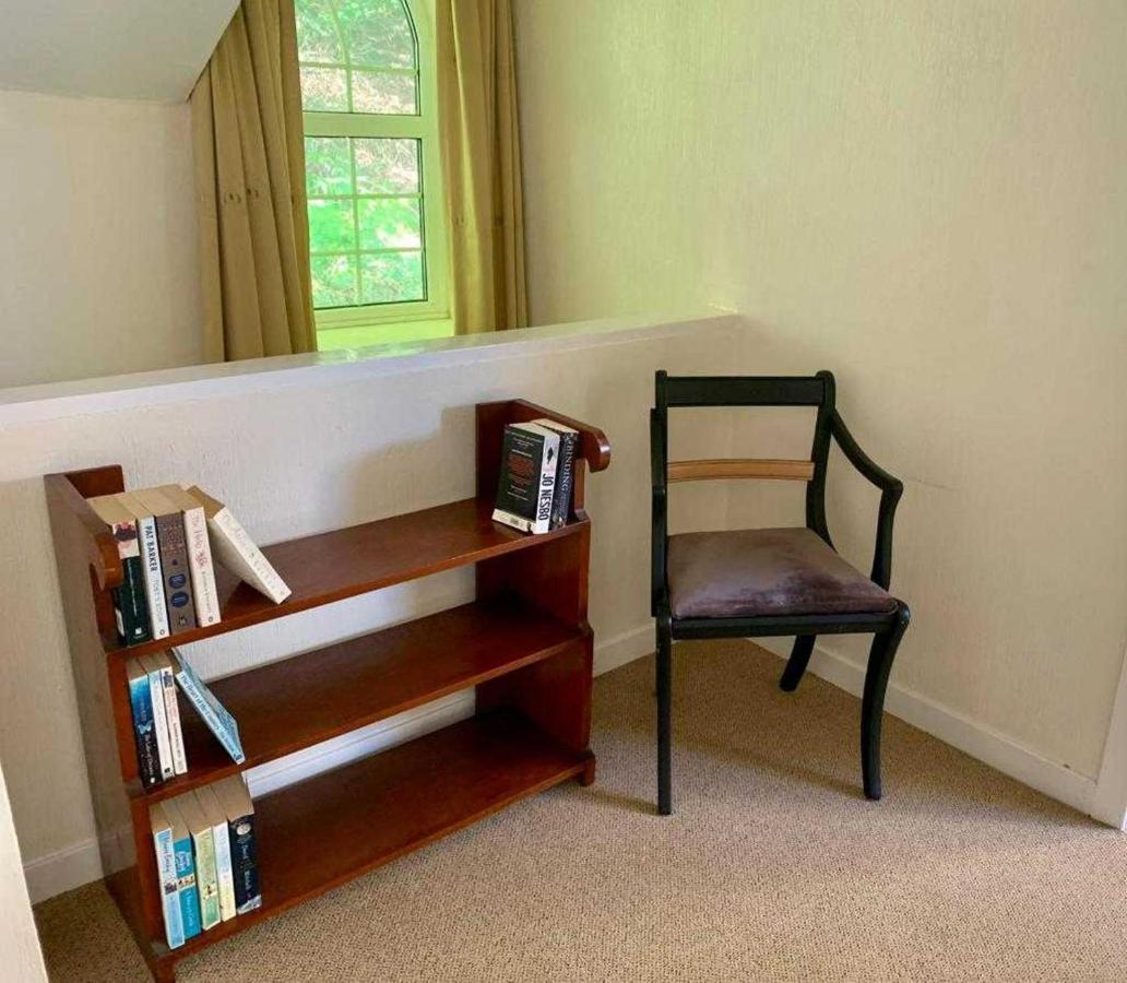 In Kilmun Argyll - 2 Bedrooms Sleeps 2 (adults Only) *